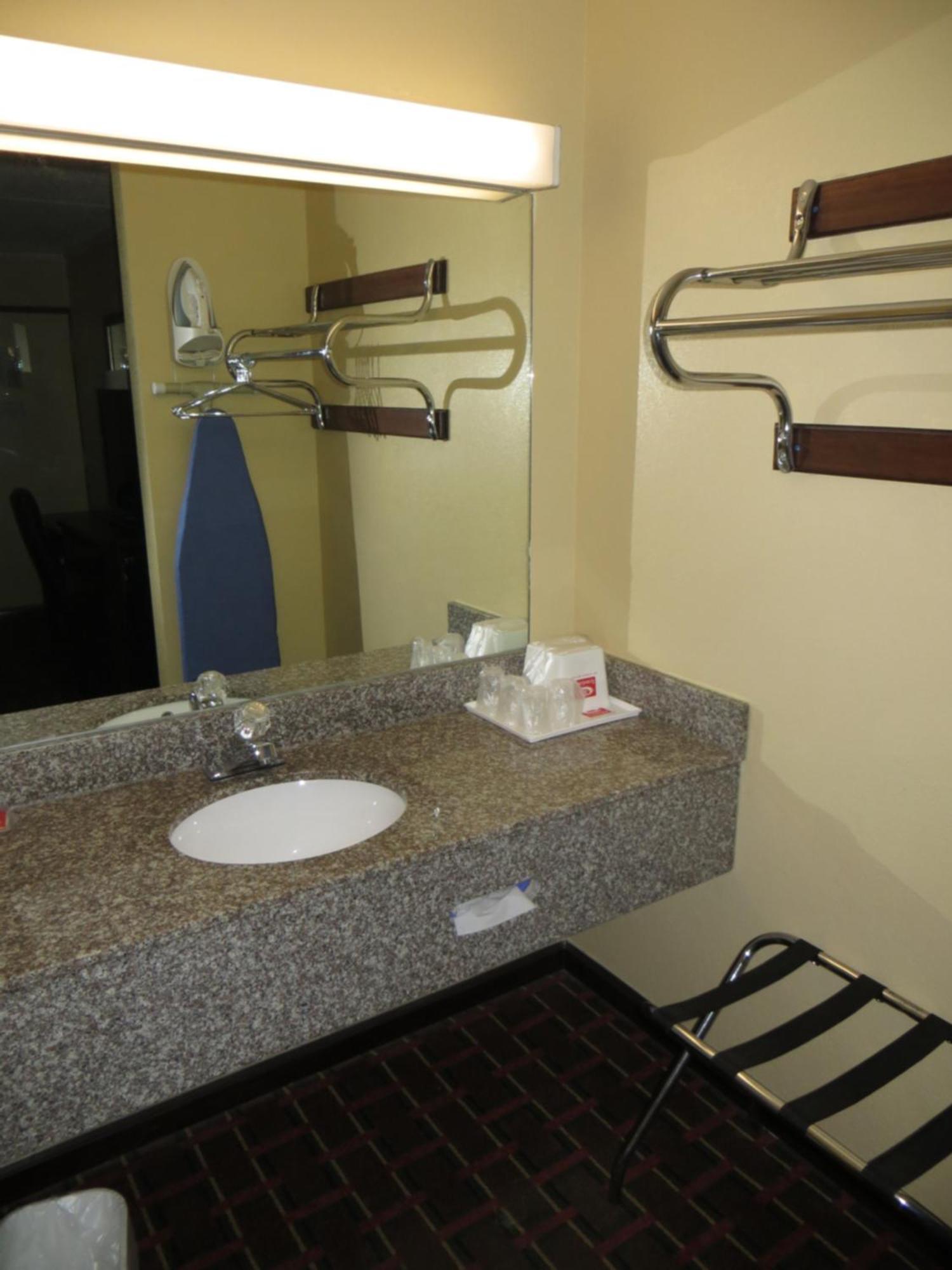Econo Lodge Lenoir City Værelse billede