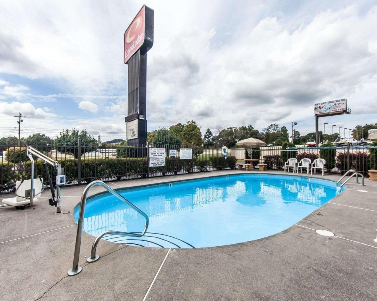 Econo Lodge Lenoir City Eksteriør billede
