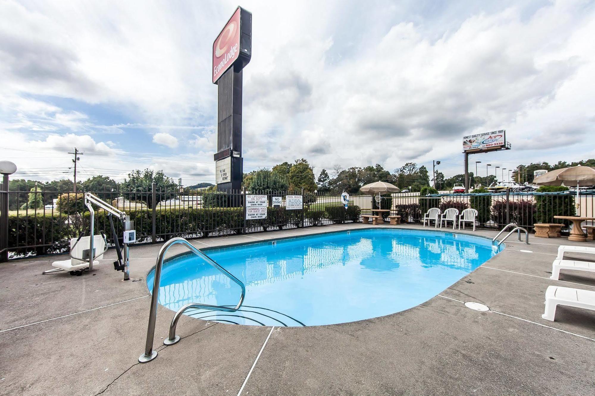 Econo Lodge Lenoir City Eksteriør billede